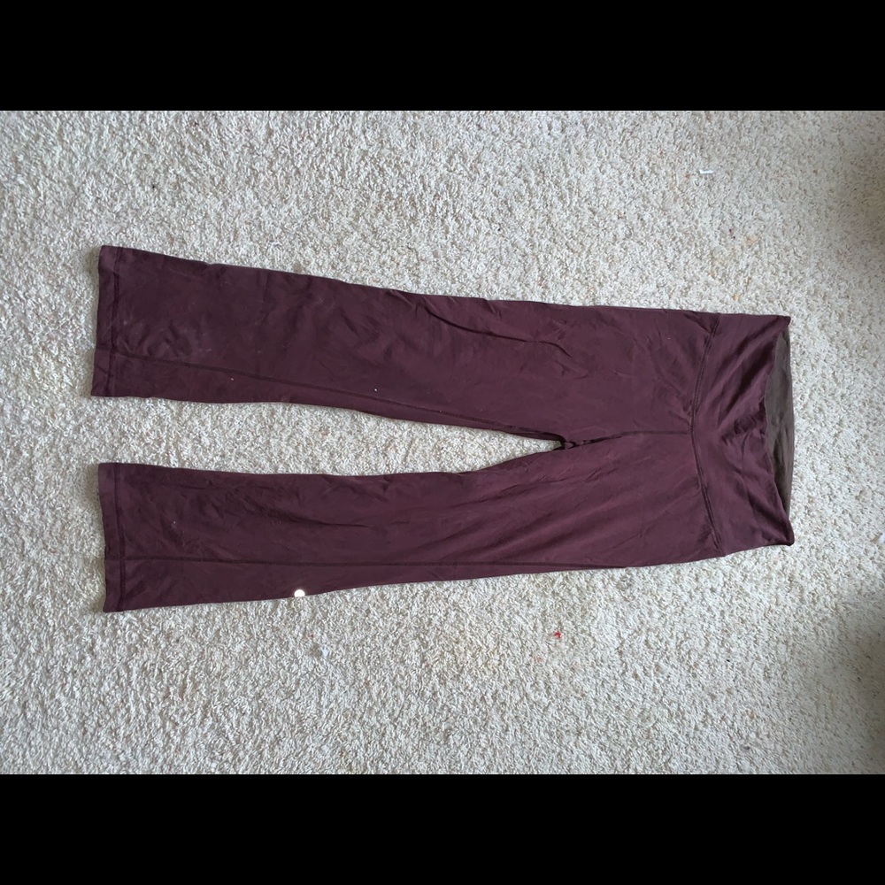 Lululemon women’s groove pant flare